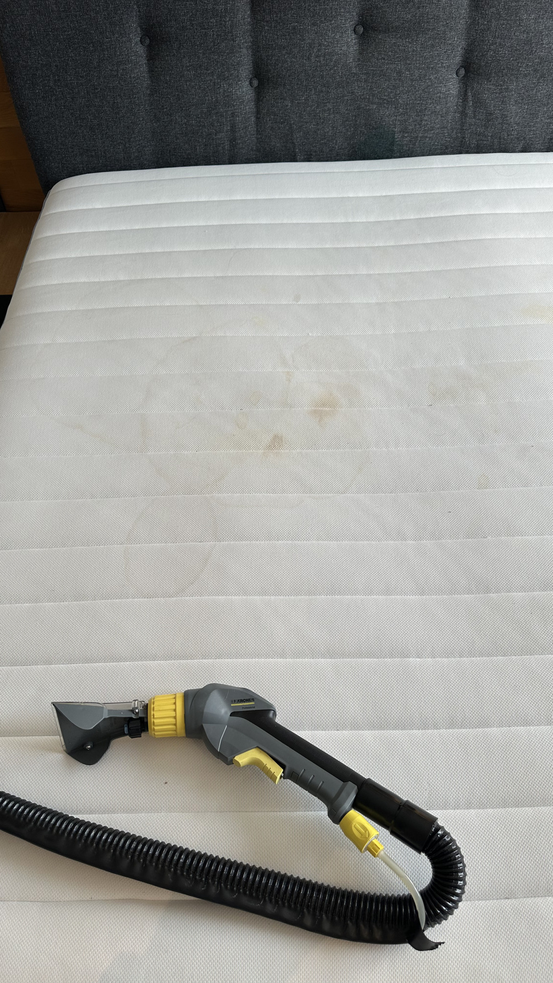 Before photo for Пране на мека мебел